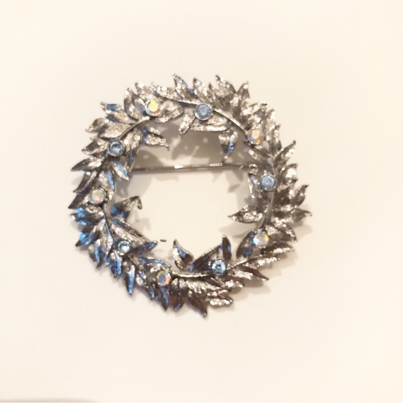 Bundle of Three Vintage Christmas Holiday Brooches - Picture 3 of 6